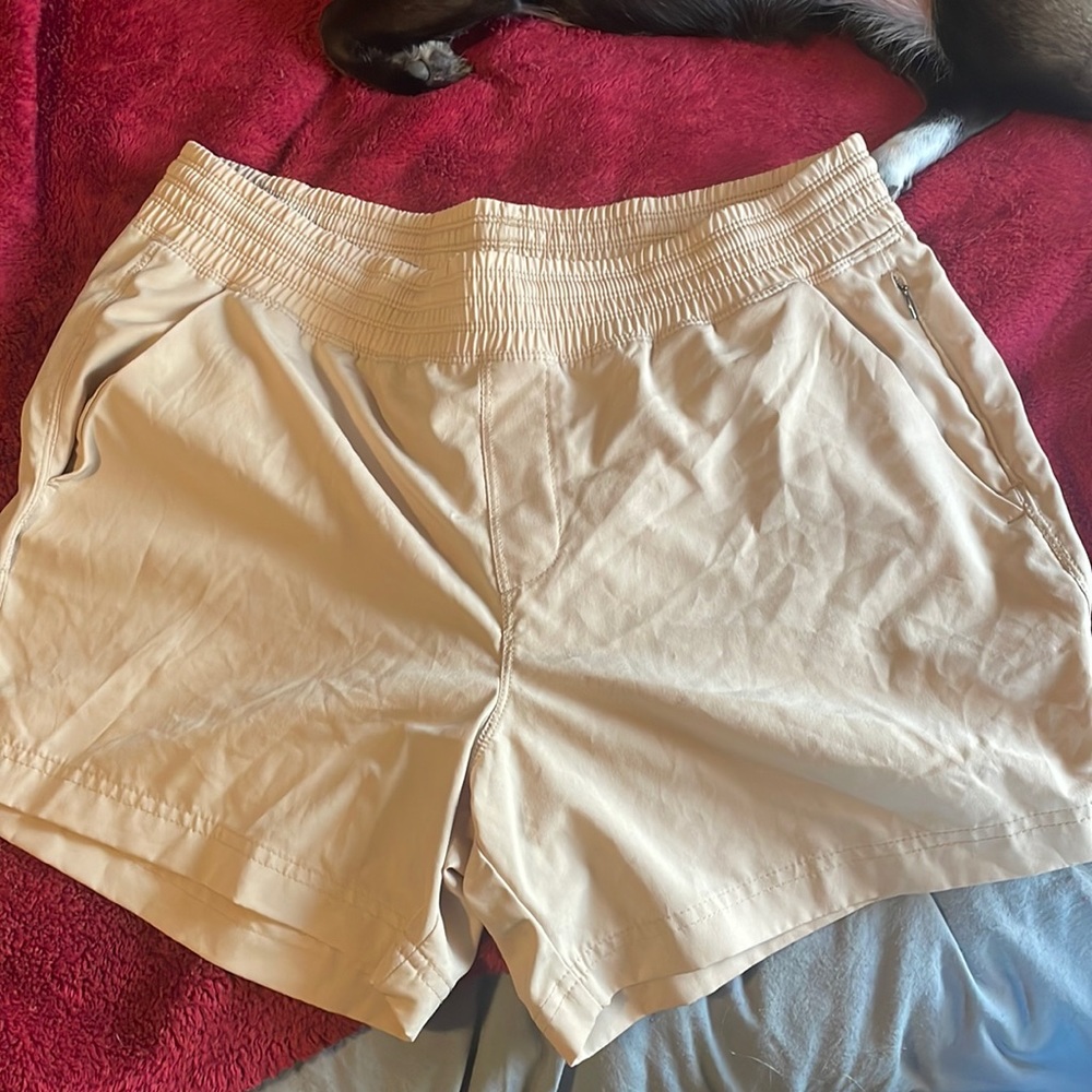 old navy tan shorts